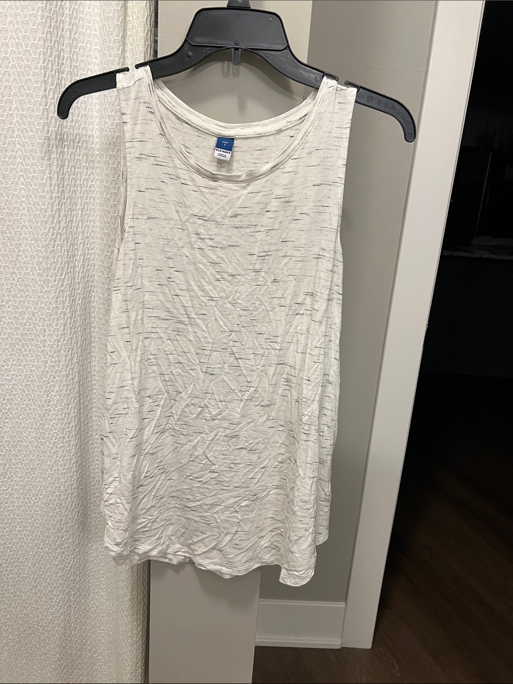 Luxe White Sleeveless Scoop Neck Tank Top